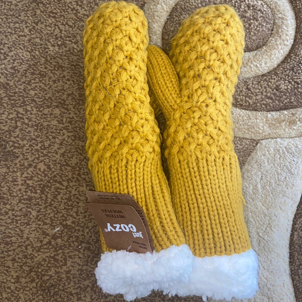 Mittens & hat